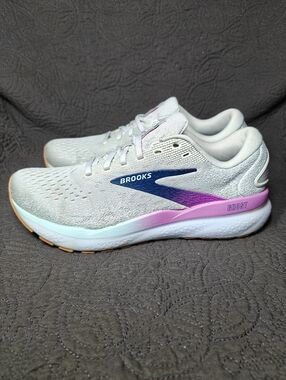 Brooks Ghost 16 White/Grey/ Blue Women's Running Shoes Size 9B (Medium)